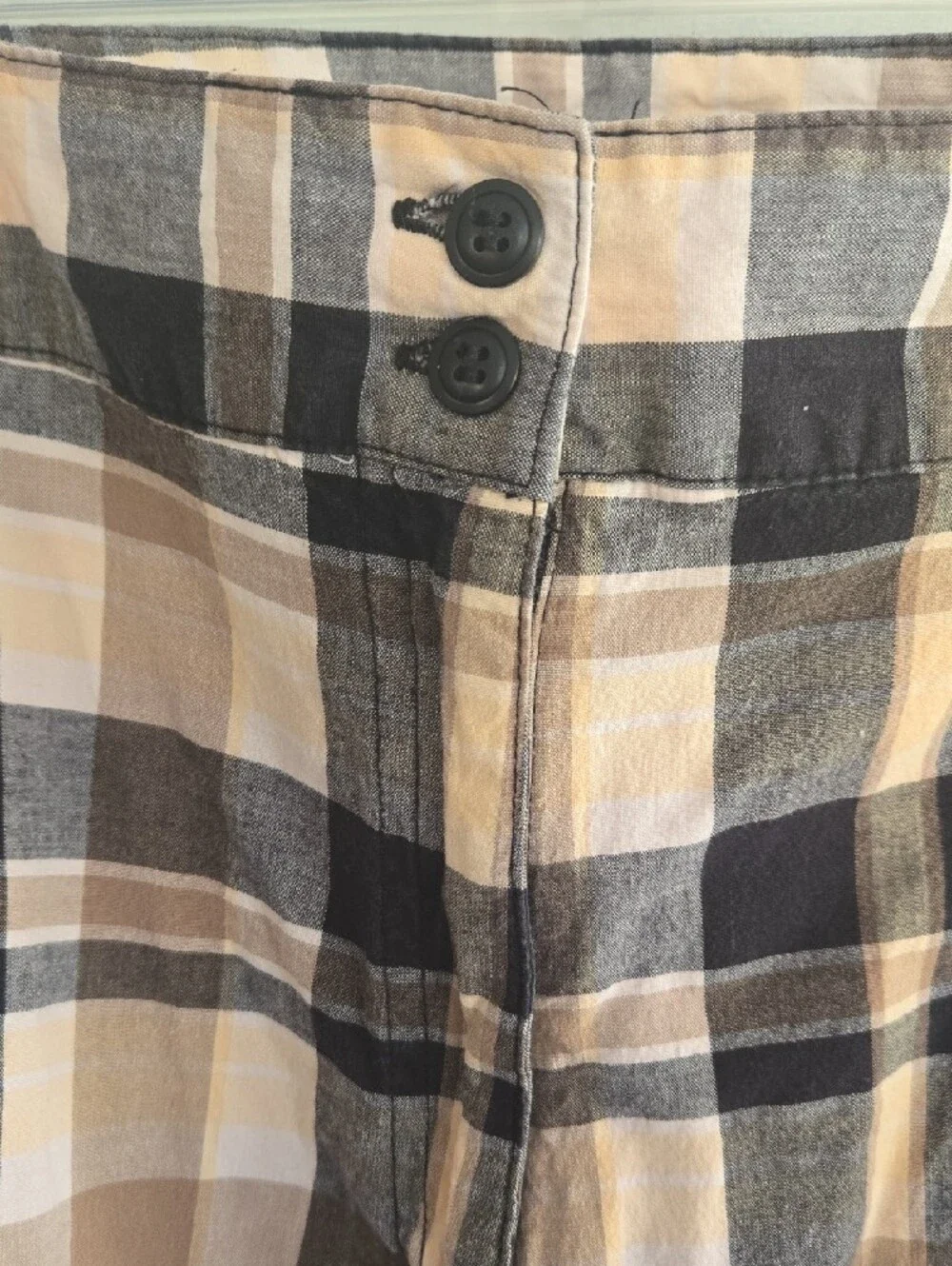 White Stag Plaid Capri Pants in Beige and Black